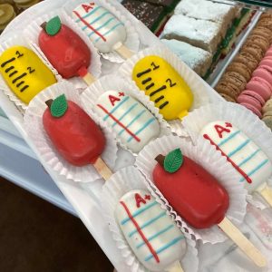 School Cakesicles